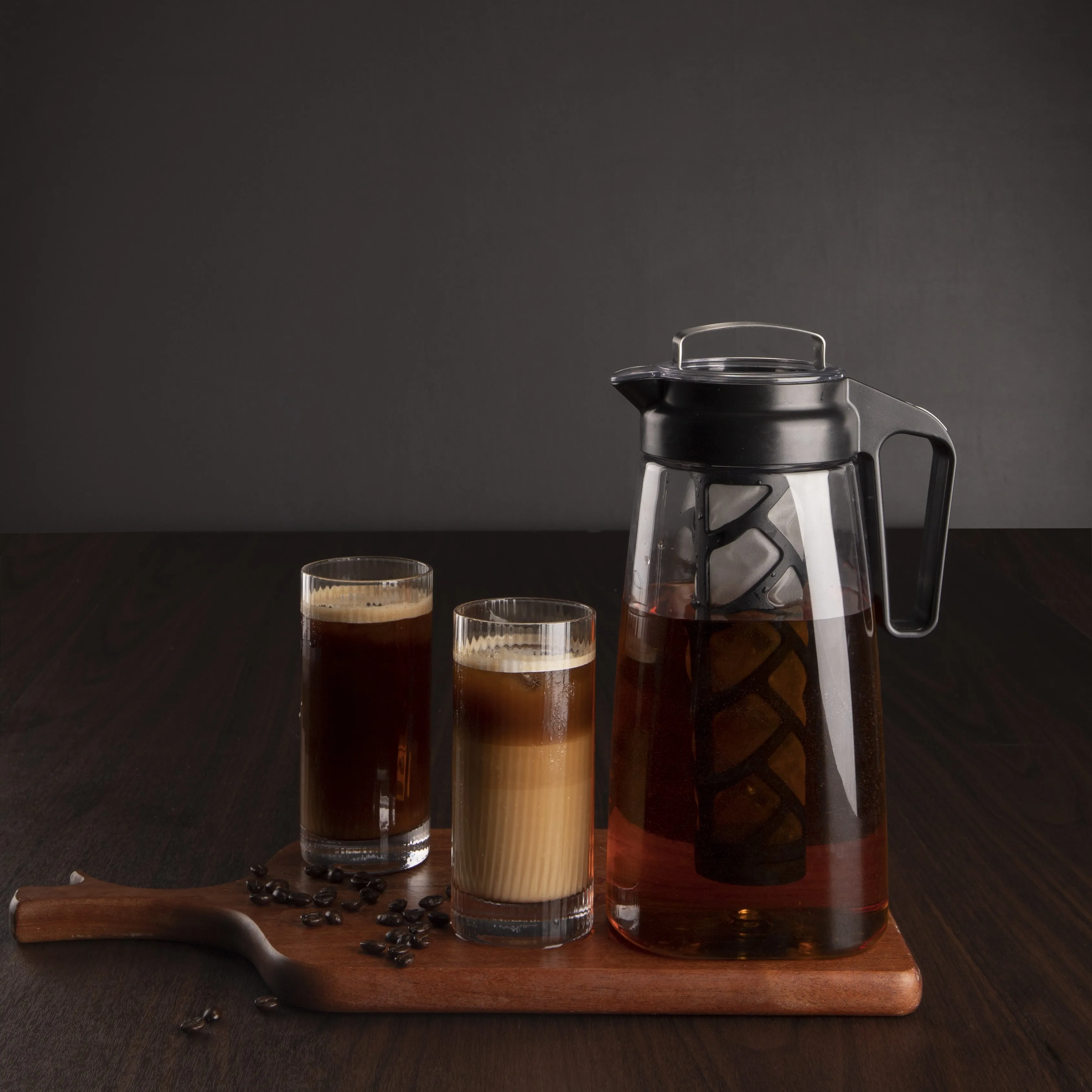 

New Arrive 2L BPA Free Deluxe Reusable Airgith Iced Cold Brew Coffee Maker With Removable Coffee Filter, Black or customized color