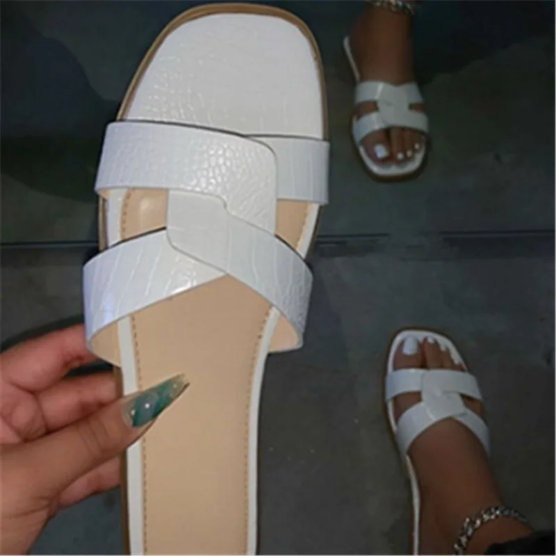 

Factory Sale Summer Beach Ladies Slippers Candy Color Flat Square Head Leather Stitching Cross One Font Women Slippers 2020