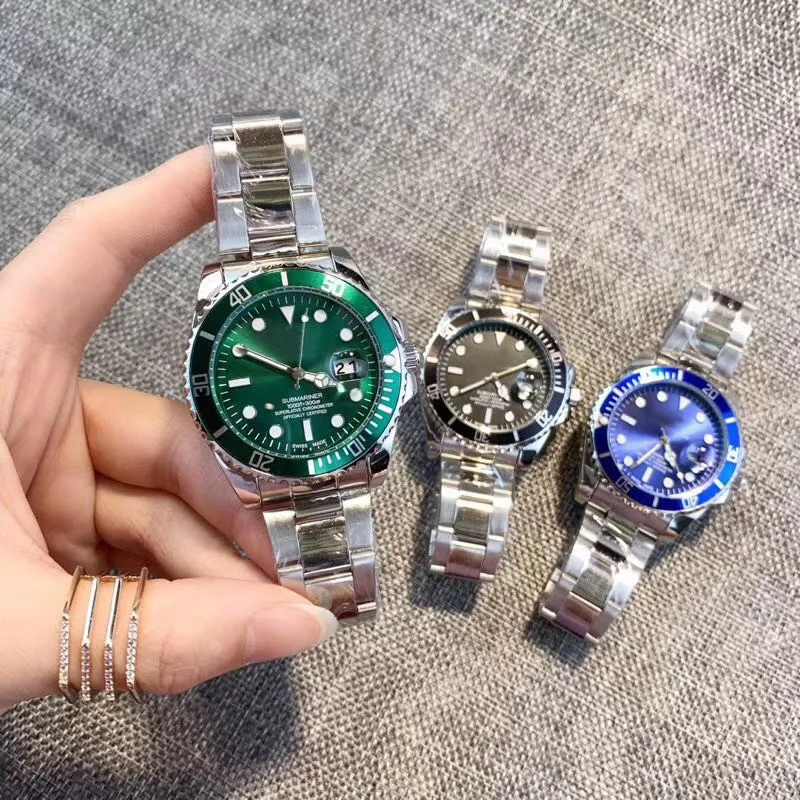 

Classic men's green turntable luxury high grade waterproof watch factory direct OEM