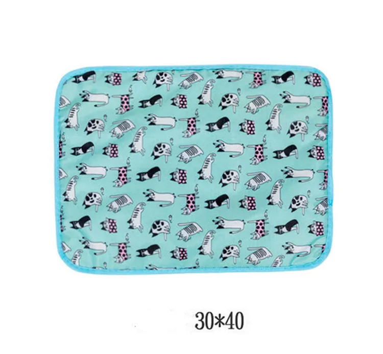 

2021 New Arrival Pet Self Heating Pad Thermal Dog Heated Pad Mat for Dogs and Cats USB Electric Warmer Bed In Winter