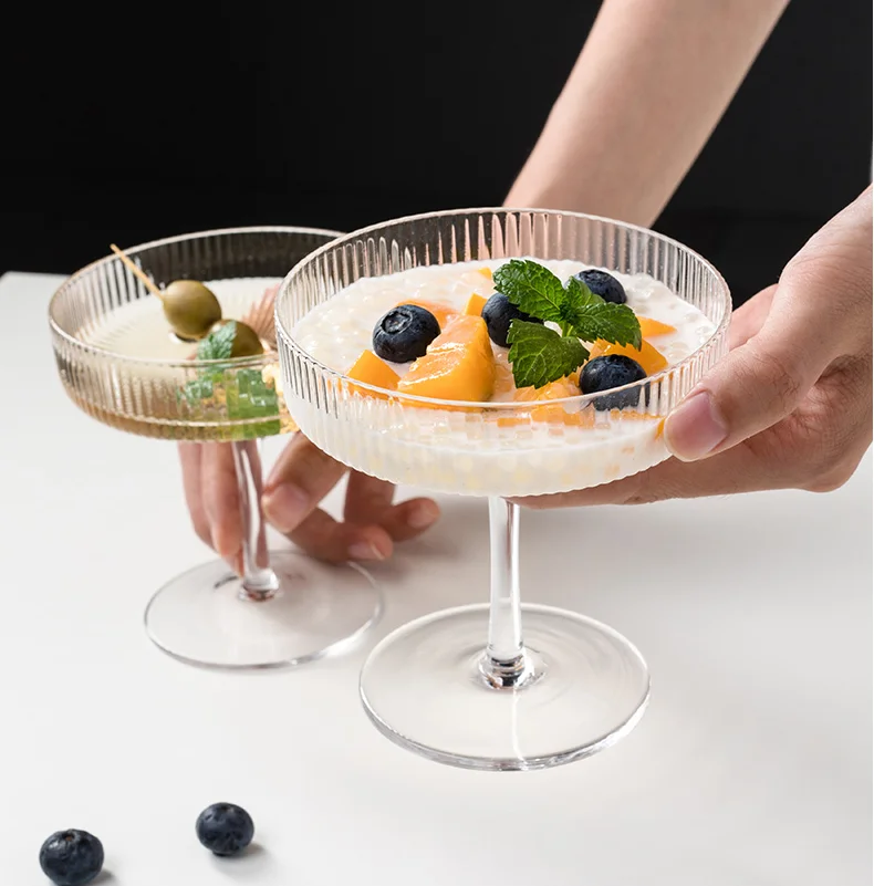 

220ml Vertical Stripes Ice Cream martini Glass Goblet Cocktail Champagne Coupe Glasses Trifle Tasters goblet with gold rim, Transparent clear