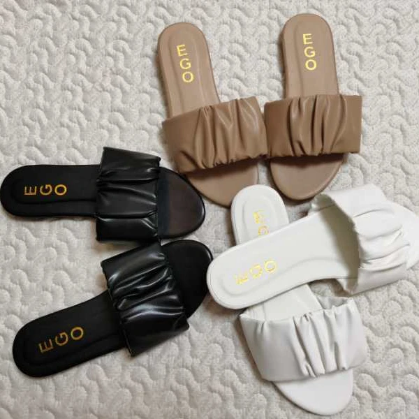 

2020 summer pu leather ruffled design slide buckle sandals, ladies and ladies outdoor casual shoes slippers