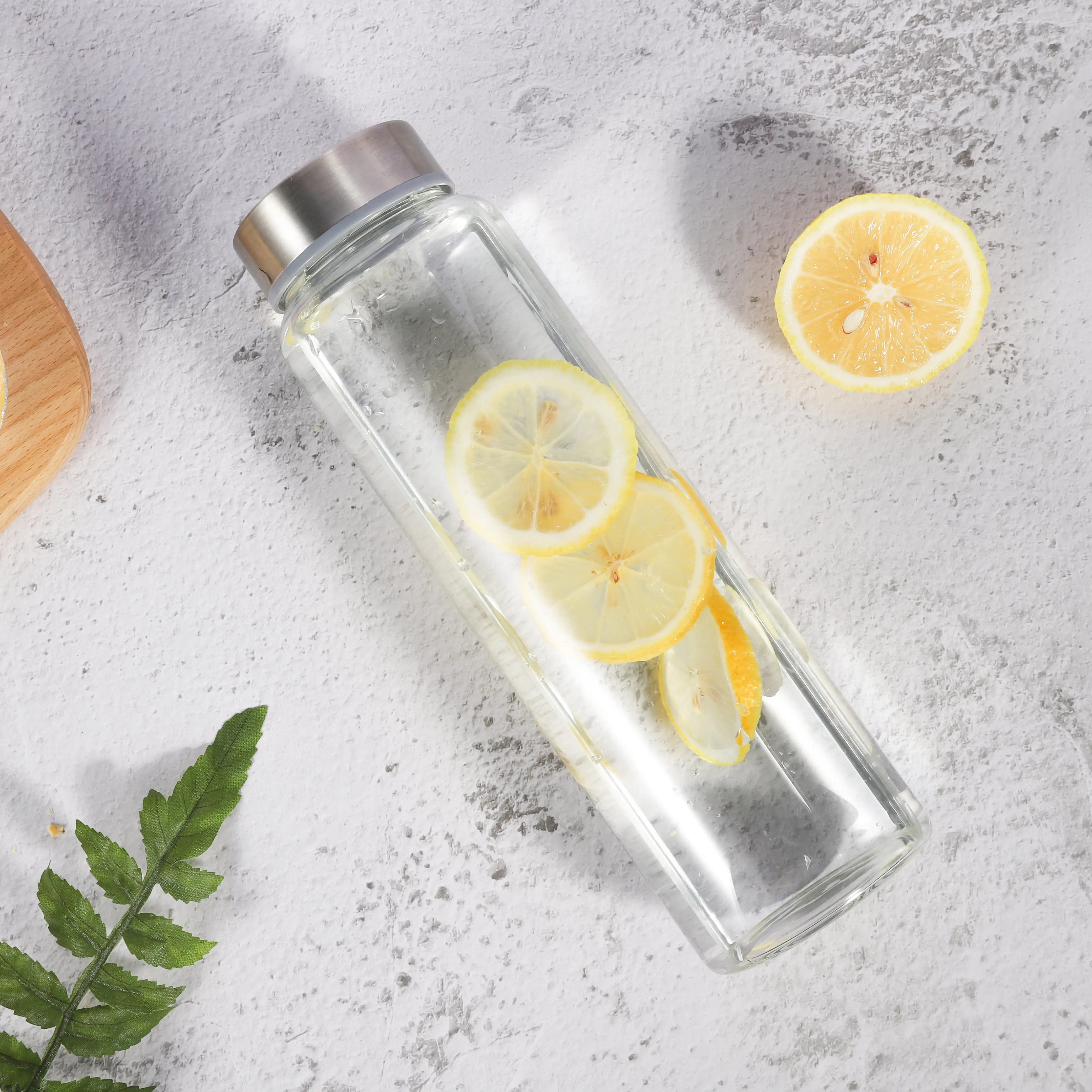 

800ml High Quality Stainless Steel Lid Crystal Glass Sports Drink insulated Water Bottles, Clear