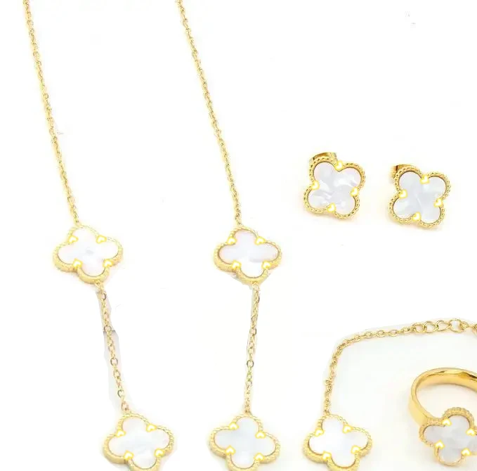 

Wholesale Clover Luxury Accessory 18K Gold Plating Stainless Steel Fashion Clover Jewelry Sets With Ring For Women