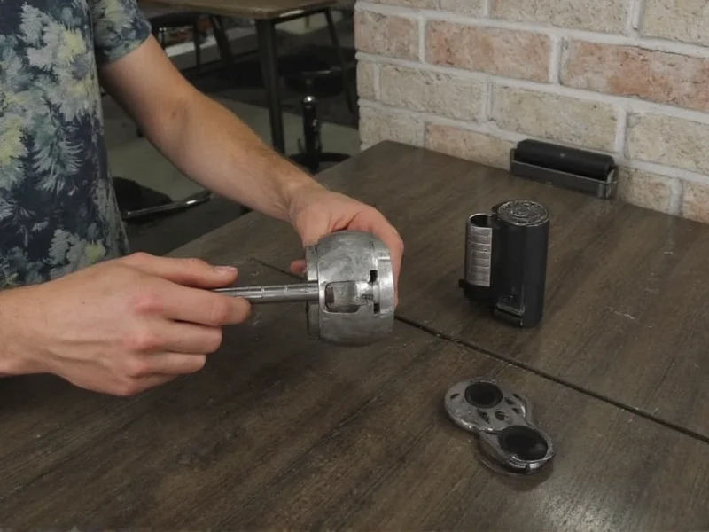 how to craft a piston