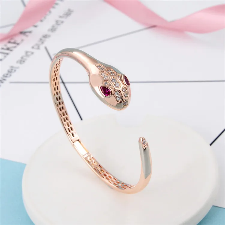 

New Product Red Eye Snake Bracelet Micro-Inlaid Gold-Plated Personality Retro Style Elastic Opening Snake Bracelet For Women, Picture shows