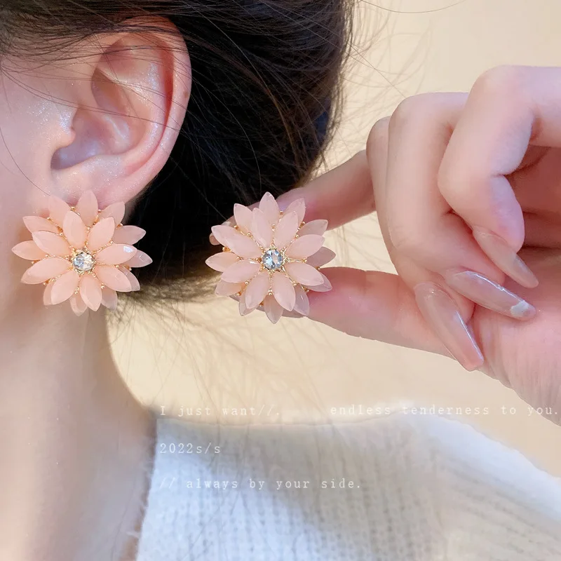 

2023 New Design Fashion Boho Jewelry Earring Elegant Flower Shape Stud Earrings Women