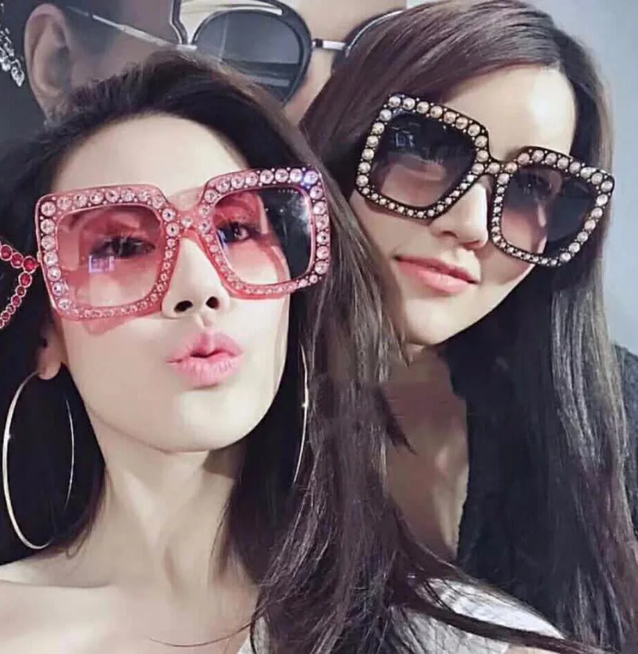 

2019 fashion Retro style Square Vintage rhinestone Sunglasses wholesale Women Oversize cheap Sun glasses CE, Custom colors