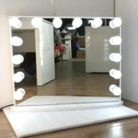 

DoCareLife Hot Selling 80*65cm Vanity Girl Hollywood Makeup Mirror with Bulb Lights