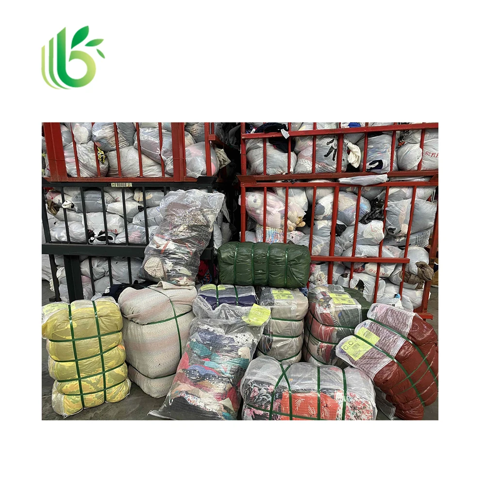 

The Weight Of The Mixed Package Is From 45 Kg To 100 Kg, A Grade Japan Used Clothes Bundle