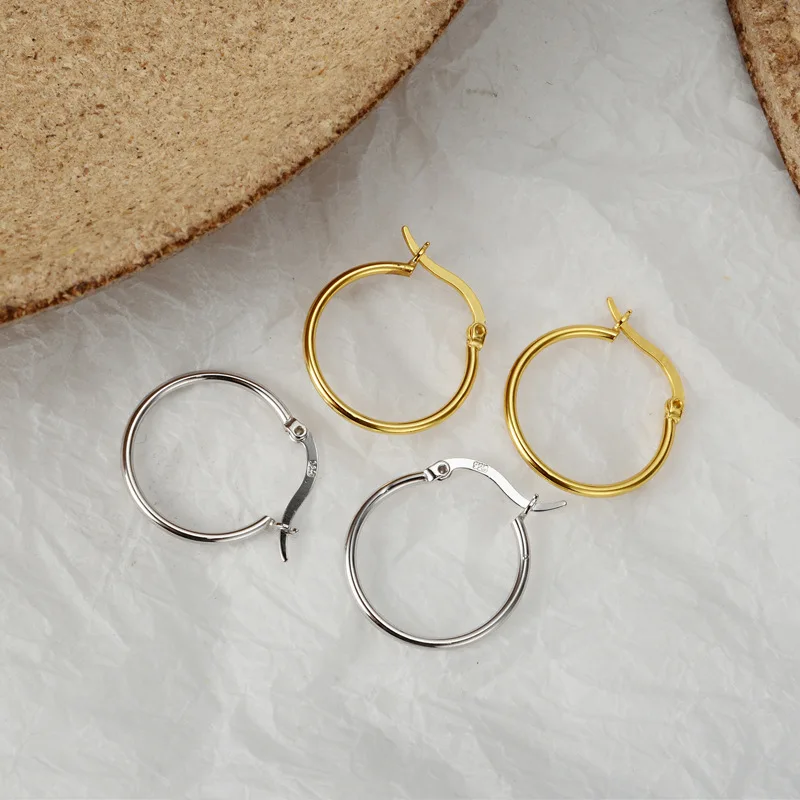 

High Quality Gold Filled 925 Sterling Silver Thin Hoop Earring Light Weight Simple 925 Silver Smooth Clip On Huggie Earring