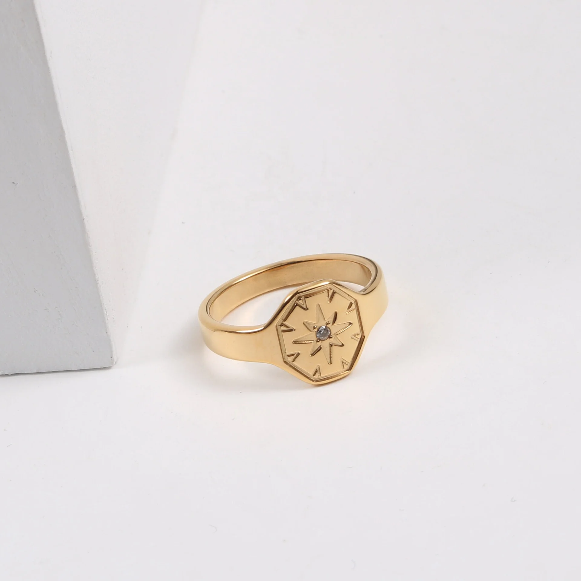 

Waterproof 18K Gold Lucky Star Ring Stainless Steel Jewelry
