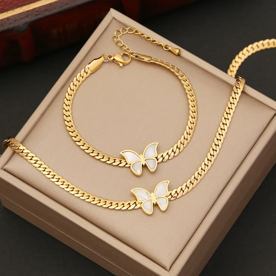 

Romantic Butterfly Jewelry Sets Trendy White Shell Jewelry PVD Gold Plated Stainless Steel Earrings Bracelet Necklace Jewelry