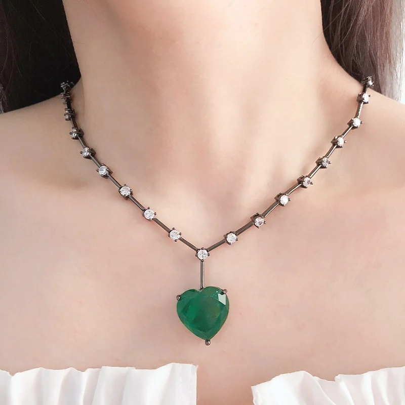 

Womens fashion gemstone emerald fusion stone heart pendant necklaces jewelry