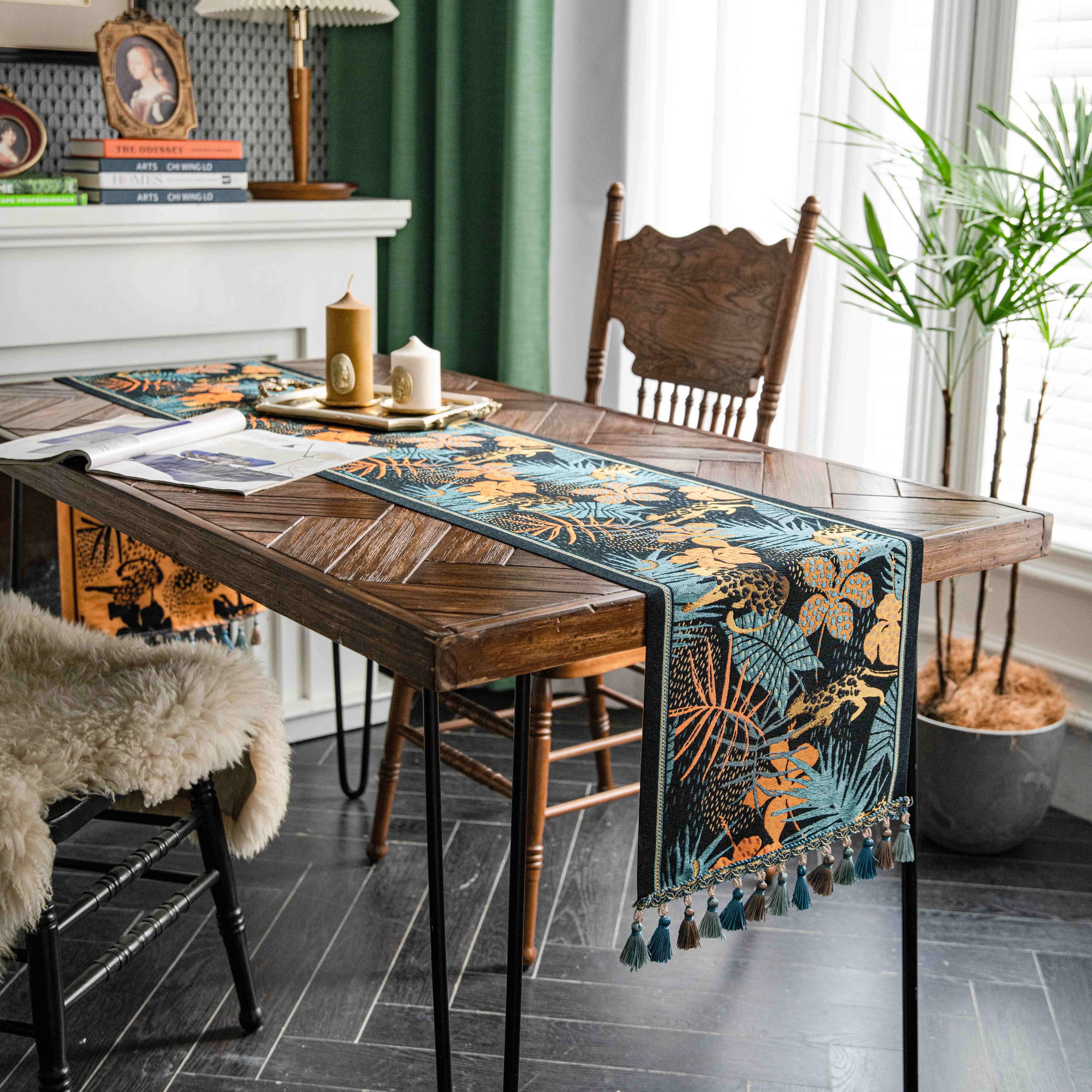 

Geometric retro style luxury table runner Forest leaves Jacquard polyester flower tassels table runner