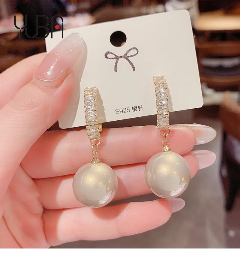 

Zircon C-shaped Pearl Earrings High Quality Design 925 silver Pin Stud Earringwholesale, Cold silver