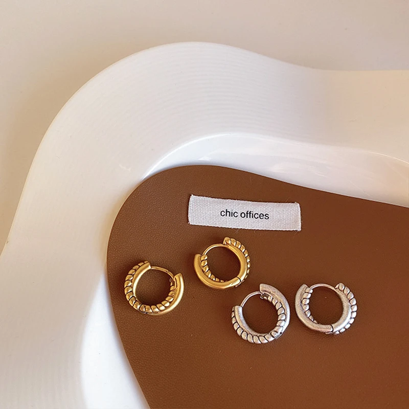 

Vintage Distressed Mini Twisted Cross Geometric Metal Earrings Simple Temperament Small Hoop Earring Women Party Jewelry