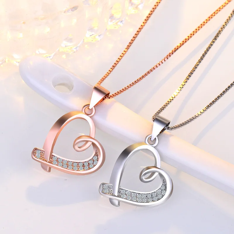 

New Love Heart Necklace Female Summer Hollow Clavicle Chain Light Luxury Design Sense of Simple Pendant Necklace for Women, Picture