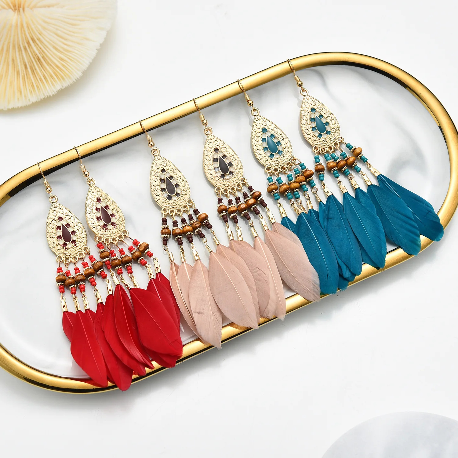 

Wholesale Accessories Women Jewelry Long Feather Alloy Pendant Earrings Tassel Boho Bead Earrings for Female
