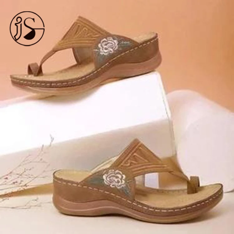 

Custom fancy women slides fashion trend soft ladies shoes 2021 casual comfort slippers for women, Picture