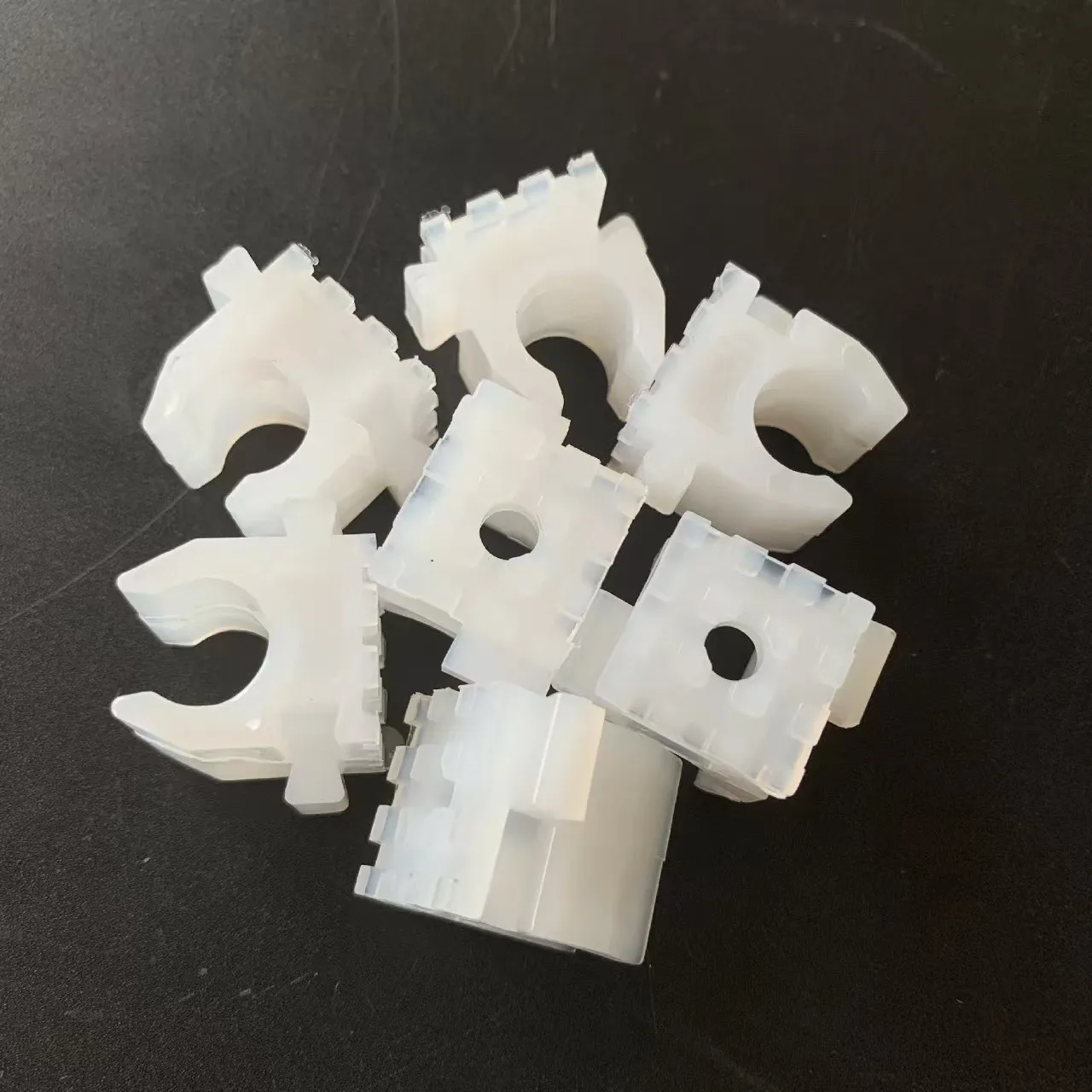 Custom Manufacturing Services | 3D Printing, CNC, Injection Molding Mounting Clips