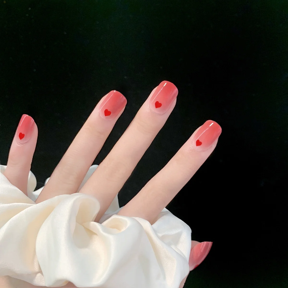 

Amazon Hot 24pcs/box Peach Red Love Pink Heart Pattern Soft Summer Nails 2021 Wearing Fake Nail Patch Removable False Nail, Multiple colour