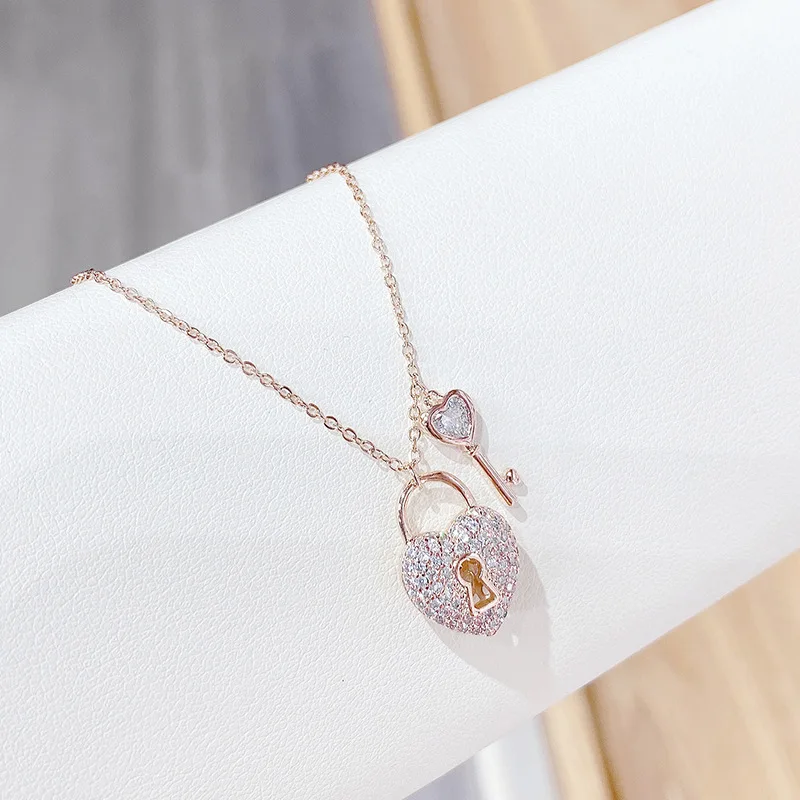 

New Crystal Heart Shaped Lock Key Pendant Necklace Women Exquisite Fashion Jewelry