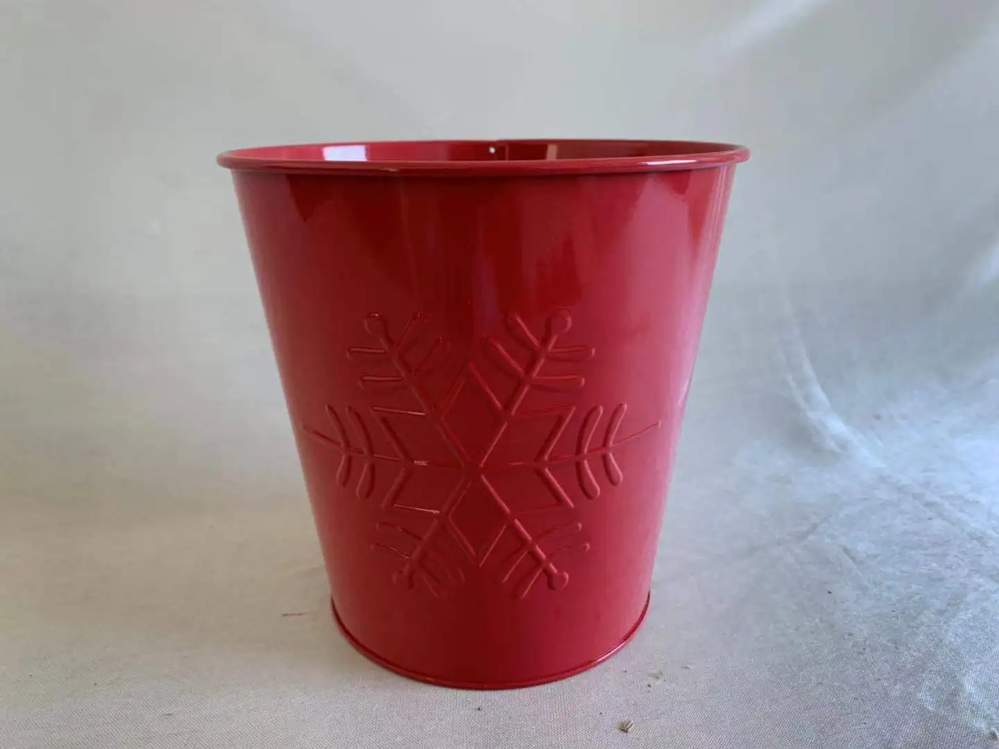 White And Red Container Zinc Bucket/metal/tin/container/storage/flower