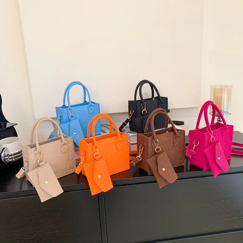 

Wholesale Hot Selling Light Weight Woman Handbags Multi-colors Woman Crossbody Bags Fashion Felt Women Bag Set with Wallet