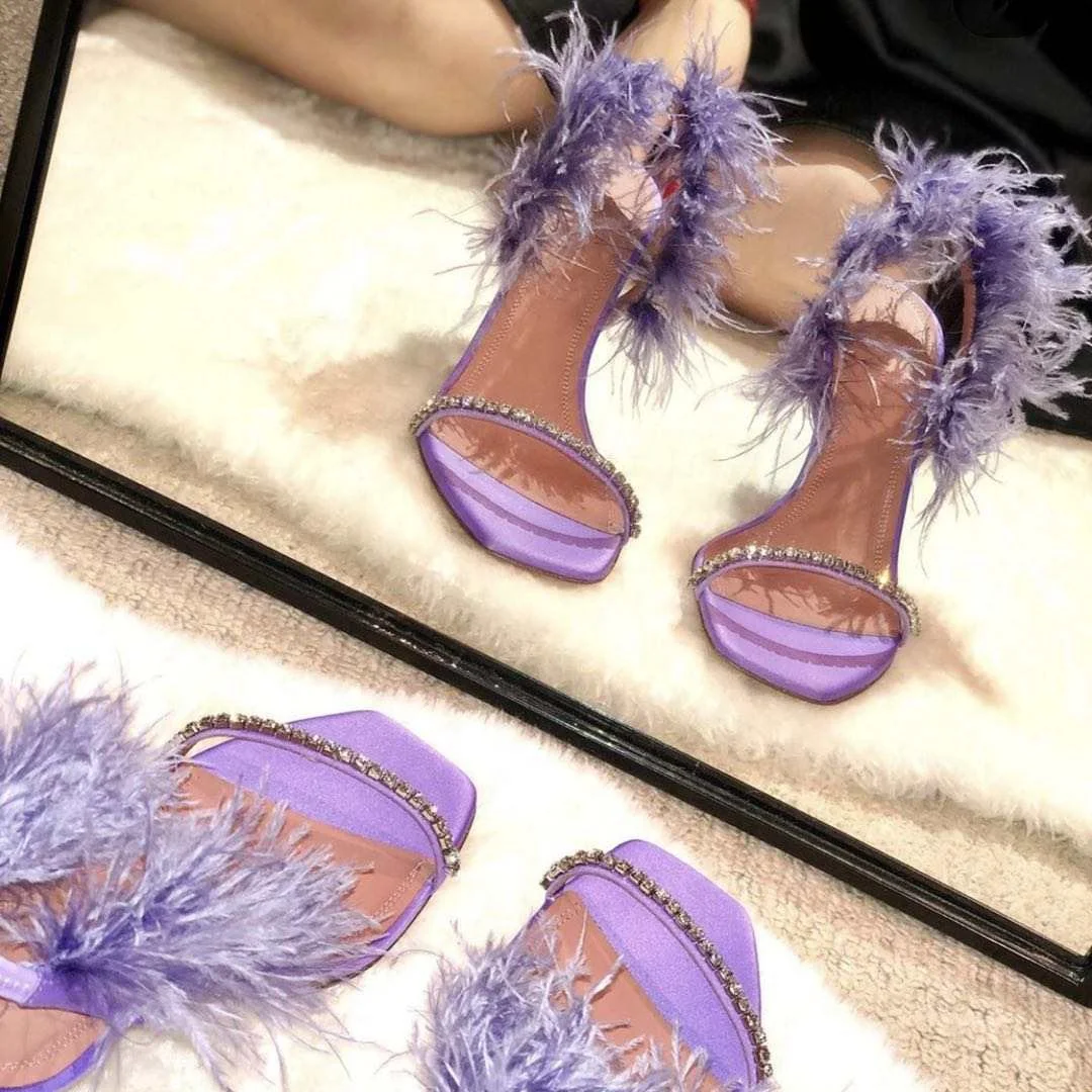 

Luxurious Fairy Styles in Ostrich Feather and Rhinestones for Ladies' slingback Square Toe Sandals