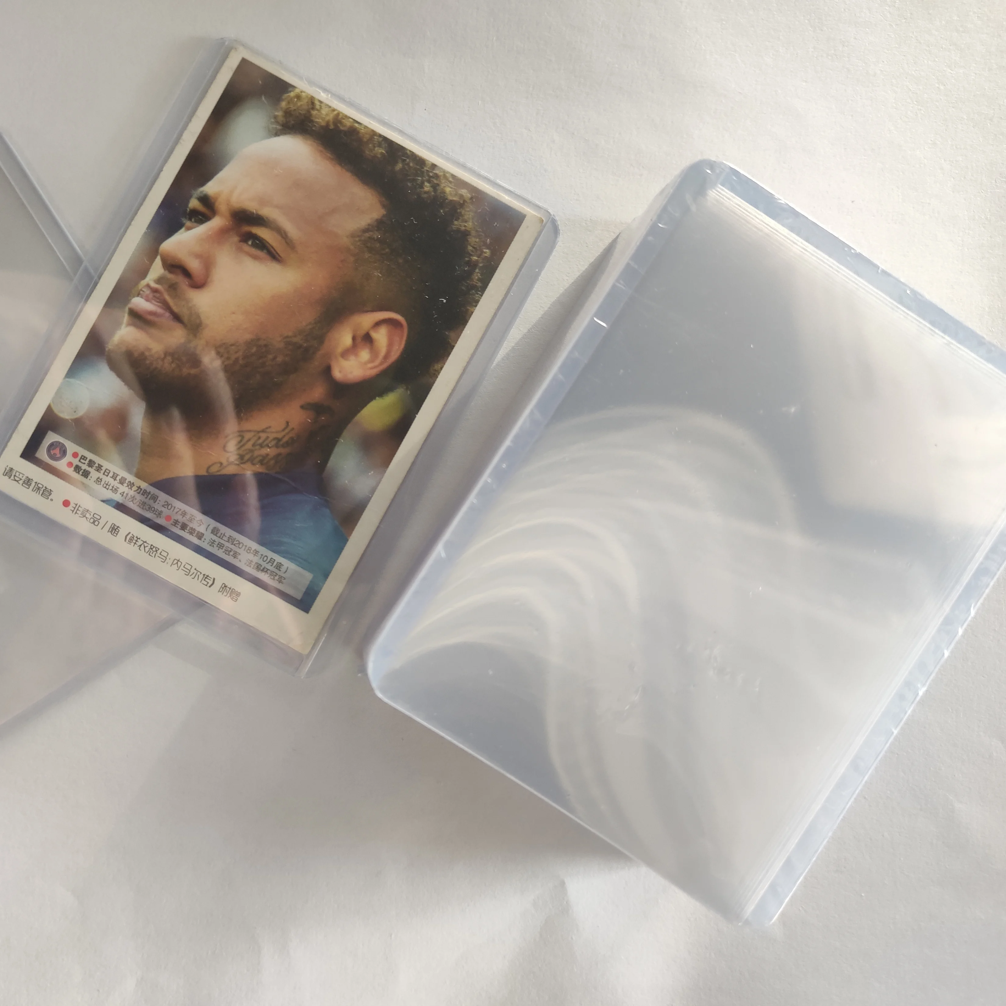 

Stock 1000pcs 35PT Game Cards Holder Transparent Sleeve Top Loader Basketball Sports Baseball Ultra Card Sleeve 3x4 Toploader