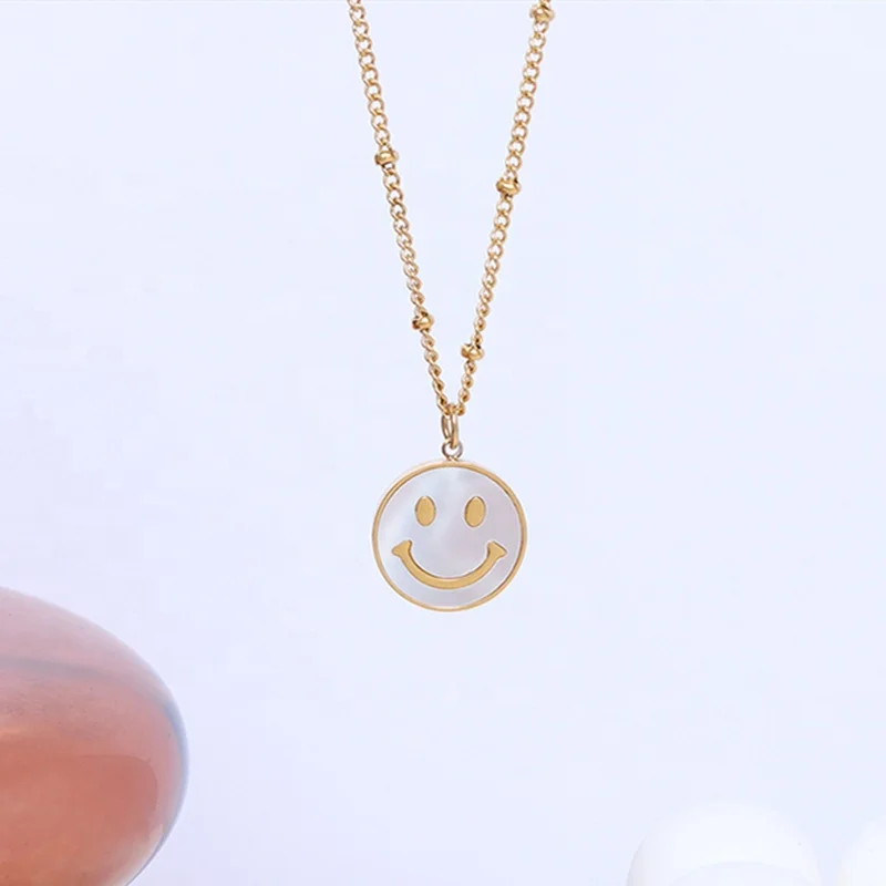 

Hot Selling 18K Gold Plated Stainless Steel Paper Smile Charm Happy Smiley Face Shell Pendant Necklace