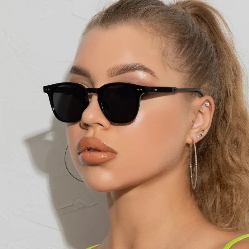 2021 Ins Popular Retro Rivet Sunglasses Women Trending Summer Styles Men Sun Glasses UV400