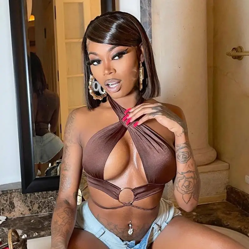 

Wholesale 2021 summer new woman tops fashionable halter solid bandage hollow out backless sexy crop top, Photo shows