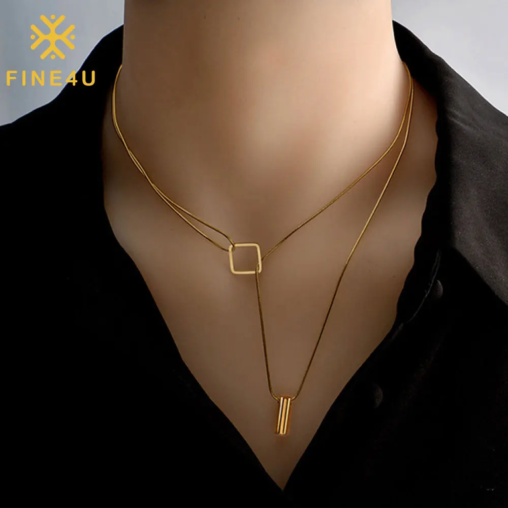 

2022 New Design Fashion Jewelry Stainless Steel Geometric Pendant Layered Necklace Snake Chain