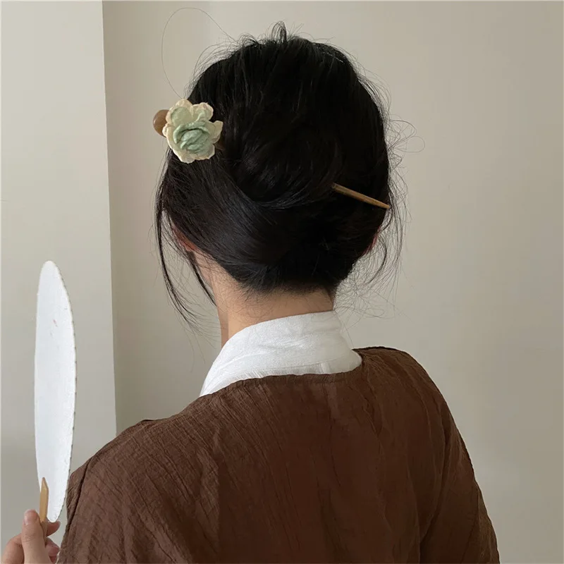 

Antique Wind Dried Tea Flowers Hairpin Temperament Antique Green Sandalwood Hairpin Horquillas De Pelo Al Por Mayor