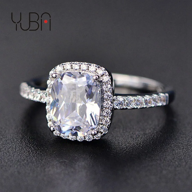 

Wholesale Fashion Silver Plated Inlaid Oval Color Zircon Ring Luxury Hollow Princess Wedding Diamond Ring For Couple