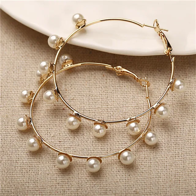 

Simple Plain Gold Color Metal Pearl Hoop Earrings Fashion Big Circle Hoops Statement Earrings for Women Party Jewelry