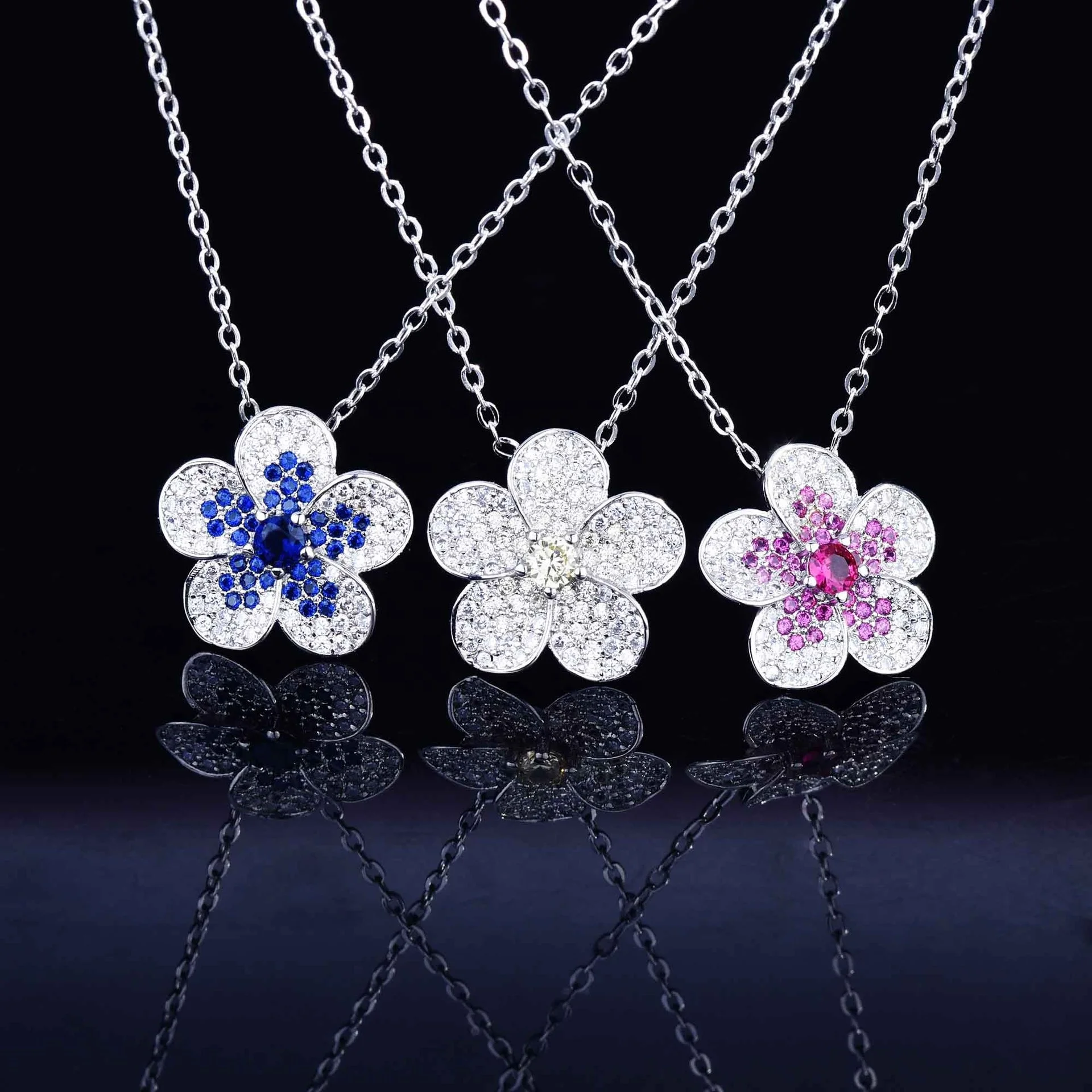 

New Trend Flower Pendant Necklace Inlay Shiny Small Zircon Exquisite Elegant Clavicle Chain For Women Wedding Birthday Gift, Customized color