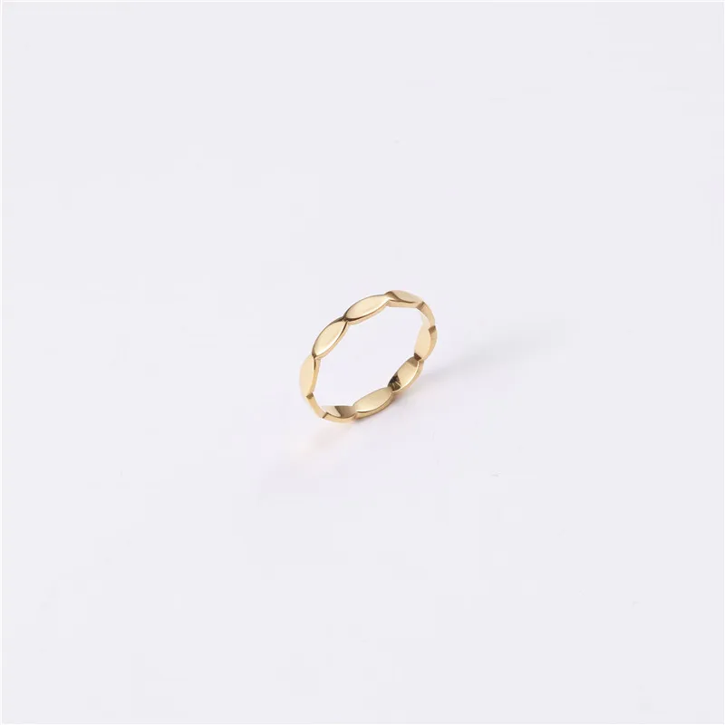 

High End 18K Plain Gold Mobius Simple Design Rings Stainless Steel Trendy Simple Gold Plated Jewelry