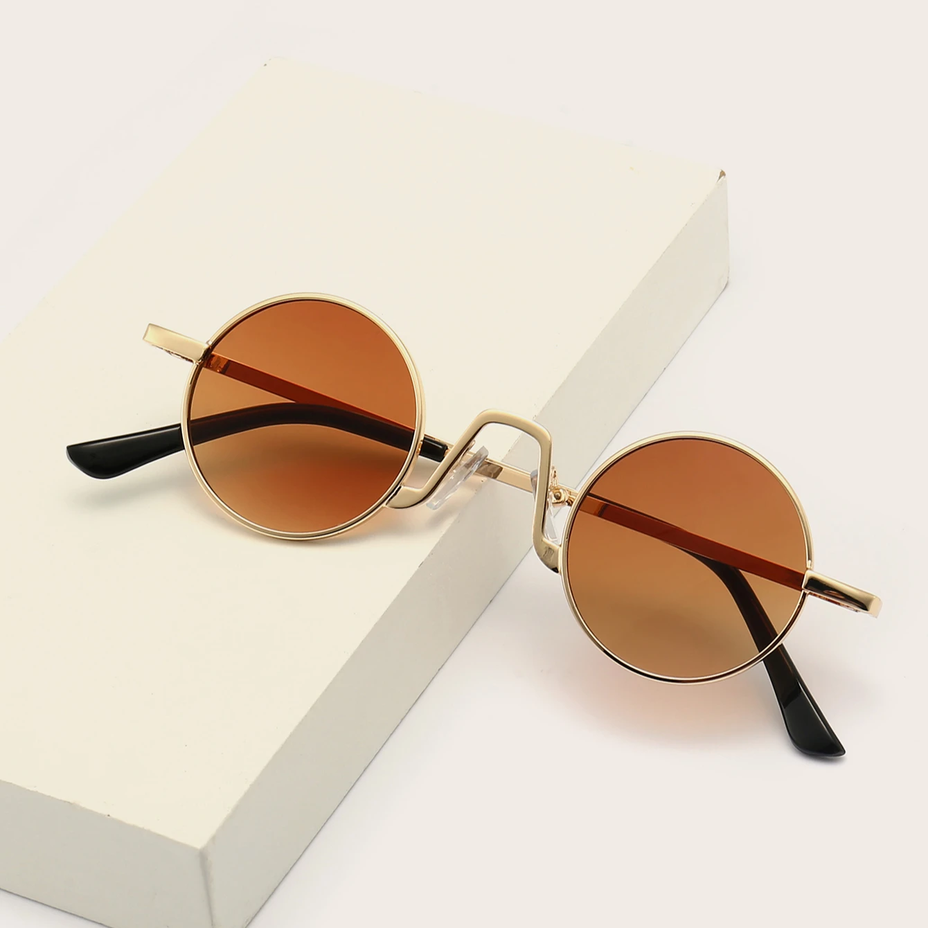 

Fashion sunglasses 2021 European and American wind sunglasses for men and women with sunglasses manufacturers selling