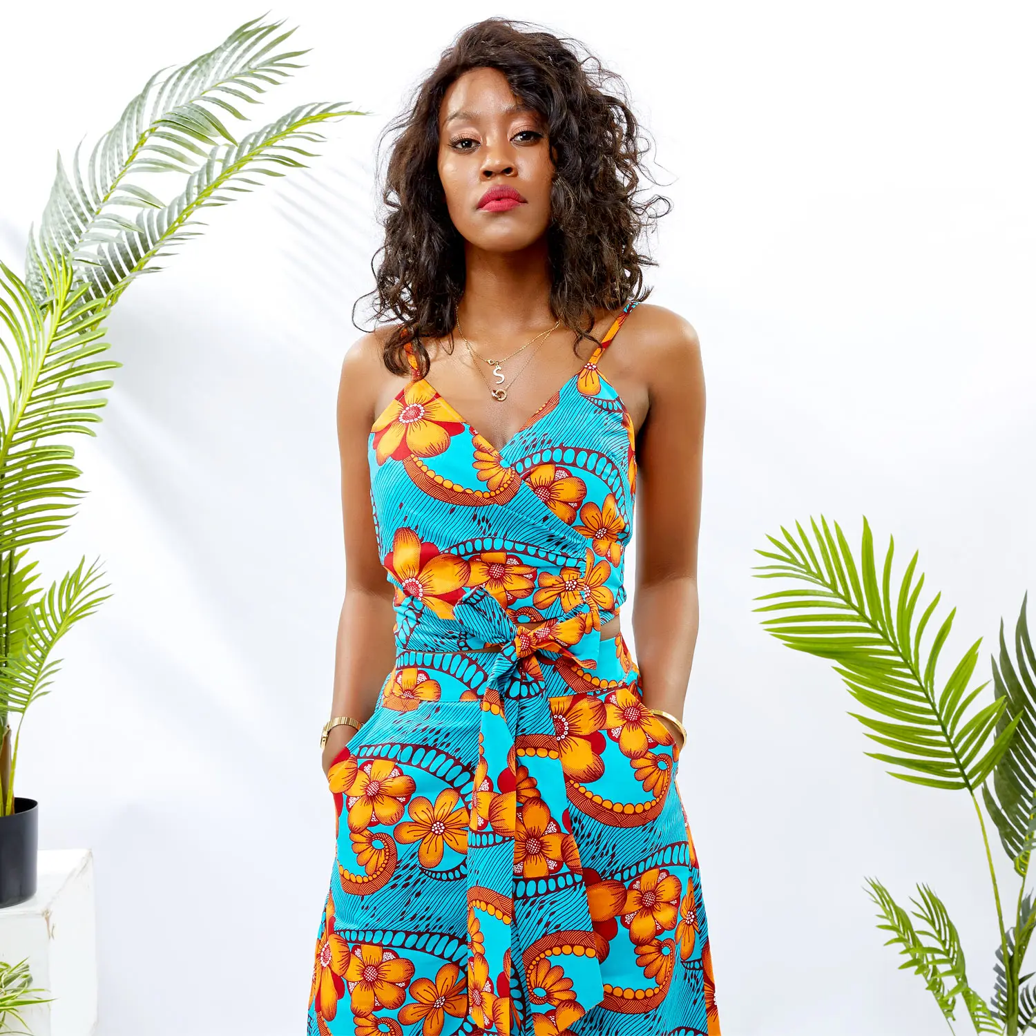 

2021 Good Quality African Printing Two Pieces Women Sling Top and Pants Cotton Two Pieces Women Summer Clothing, Customized color