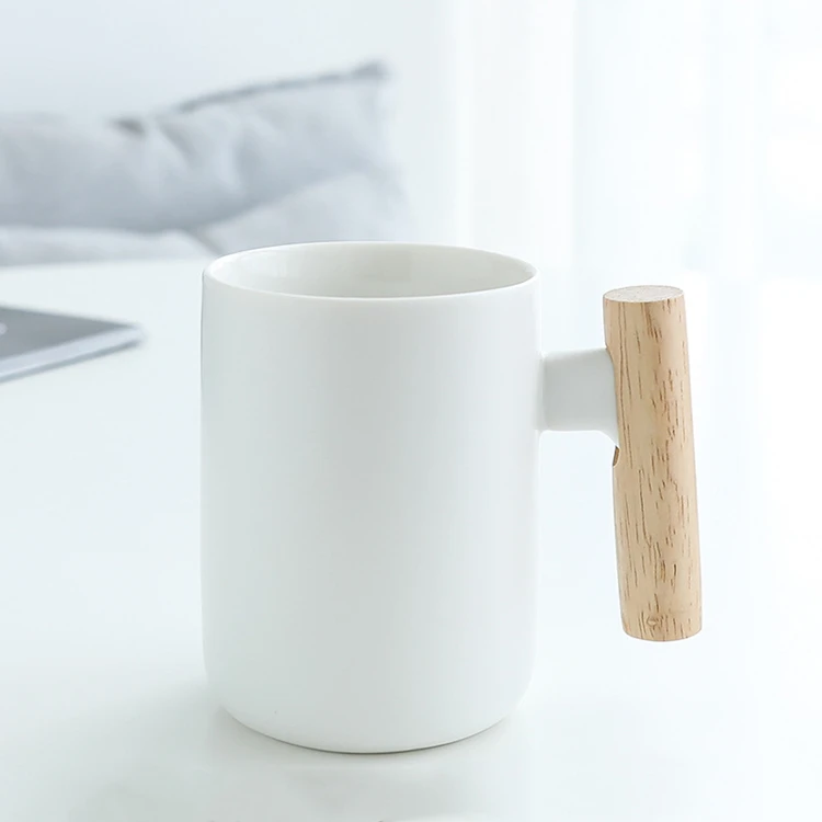 

Custom Logo 11oz Cup Tazas Nordic Matte White Black Ceramic Coffee Mugs with Wooden Handle, White and black