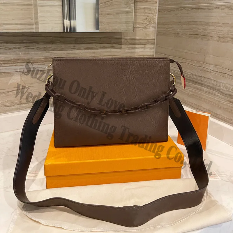 

New 2021 Top Quality Real Leather Woman Over Shoulder Bags Letters Flowers all Over Clutch Hand bags Ladies handbags Wholesale