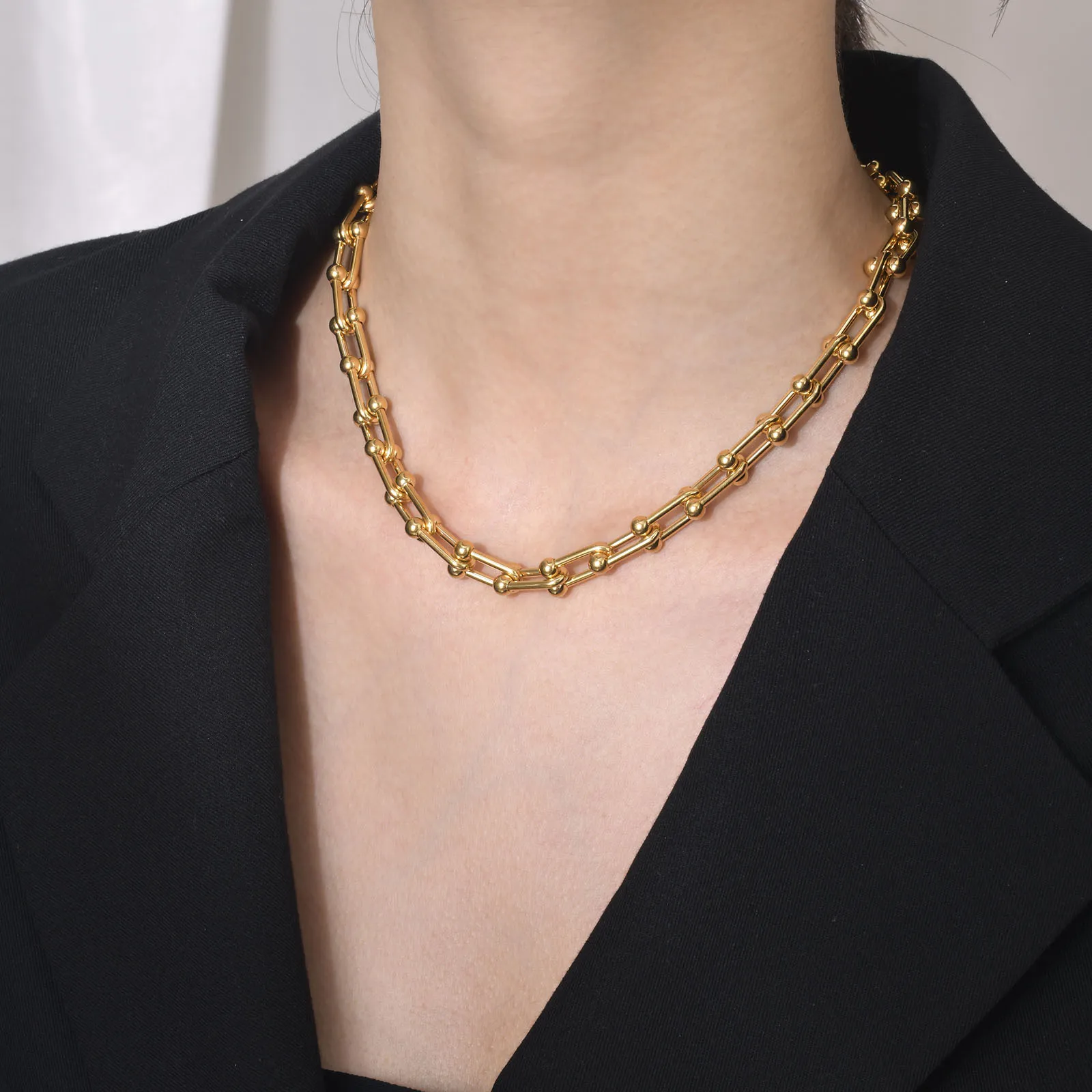

Women's Horseshoe Necklace PVD 18k Gold U Shape Stainless Steel Horseshoe Bracelet Necklaces Jewelry