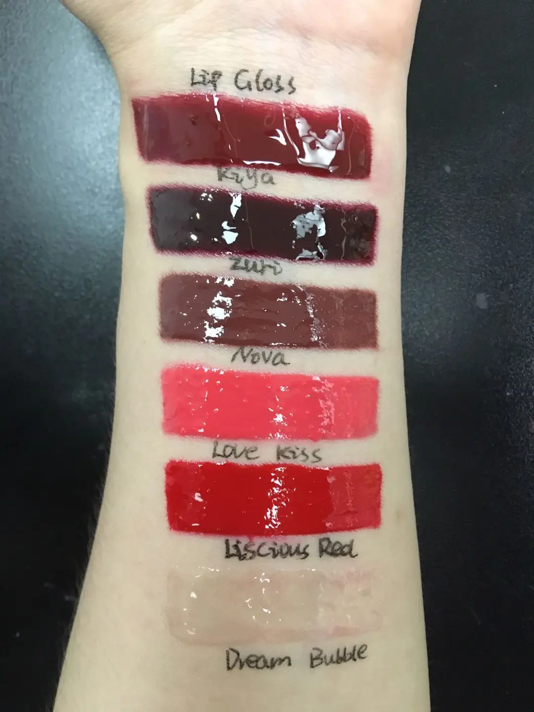 
50pcs moq inventory glitter full plumer lip gloss your logo and box lip gloss 