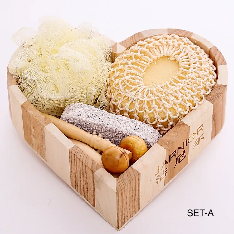 

Promotional 6 Pieces Heart Shape Wooden Spa Set Box Bath Body Accessories Gift Set brush sponge