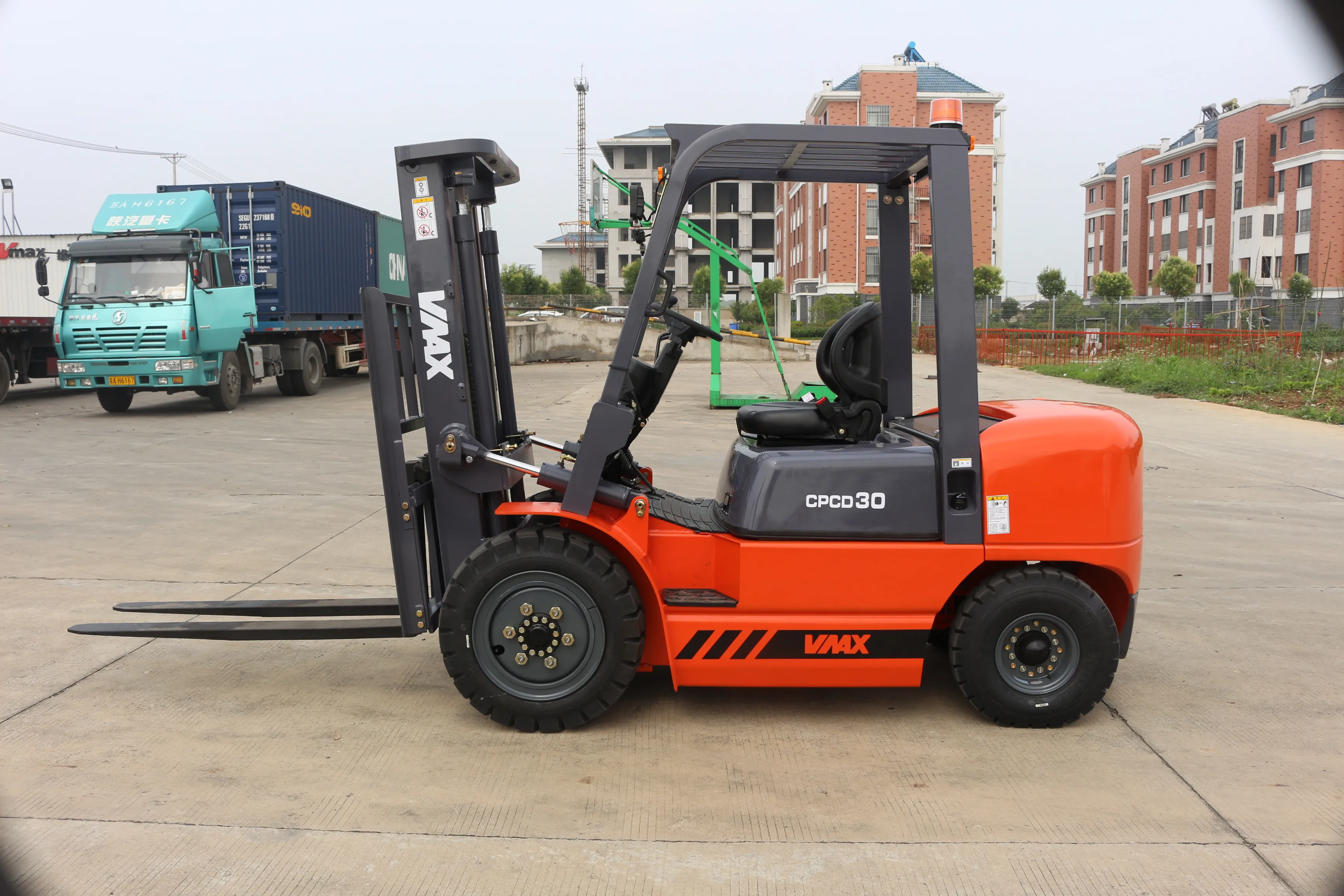 Hefei City 3ton Counterbalanced Diesel Powered Forklift In 4.5m Triple
