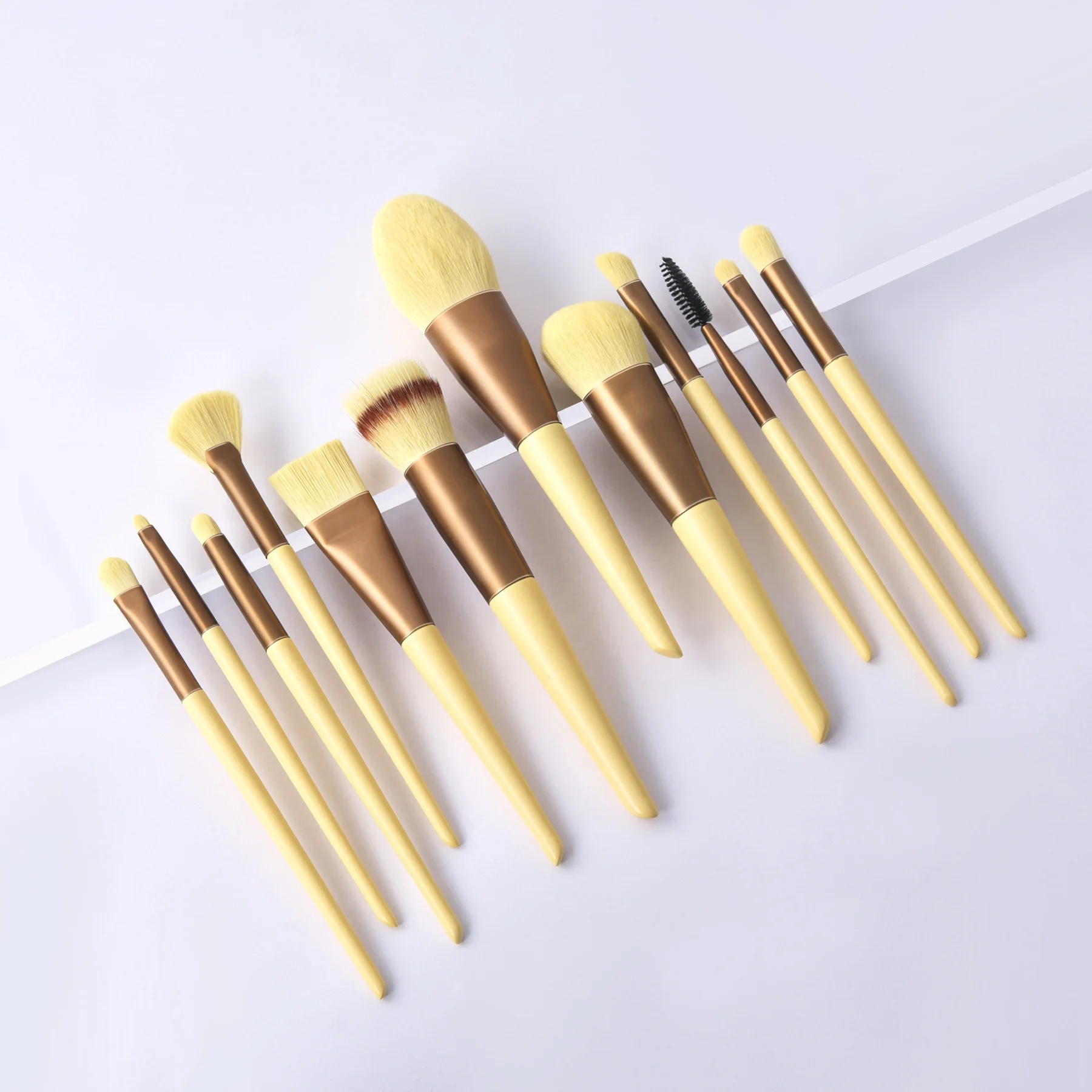 

12 Pieces Yellow Series Makeup Brush Eyeshadow Foundation Brush Beauty Tools Makeup Beauty Brush For Girl Gift, Pics