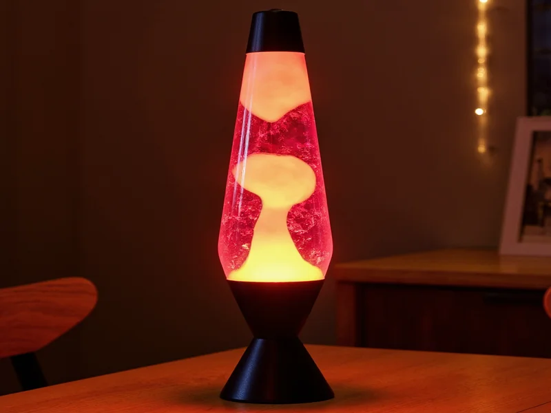Eco-friendly lava lamp with natural dyes